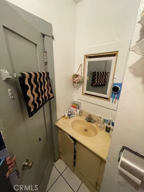 4271 S Kansas, Los Angeles, California 90037 home-pic-6